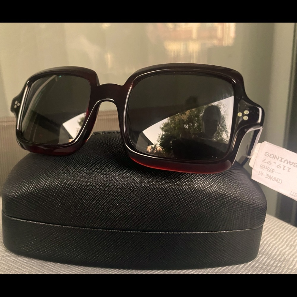 NEW, Never worn, OLIVER PEOPLES L.A. Mens/Women’s Sunglasses! One size fits most